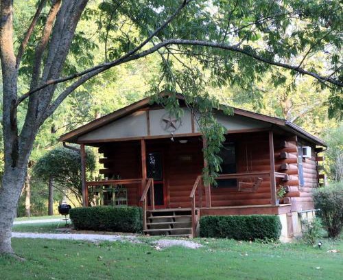Eureka Springs House | Charming Cabin Rental Perfect for Couples in Carroll County, Arkansas