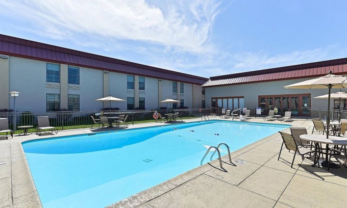 Cody House | Charming Cabin Setting! 2 Beautiful Units, Pool, Close to Buffalo Bill Center!