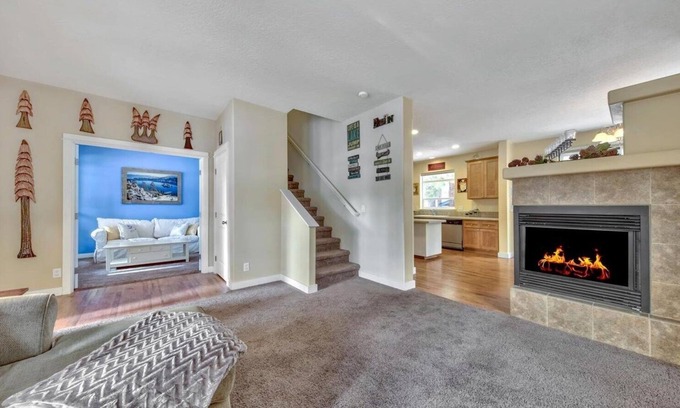Bijou Park House | Charming cabin in South Lake Tahoe (close to lake + hot tub + yard)