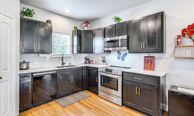 Hunt County House | Charming Caddo Mills Farmhouse w/Private Yard