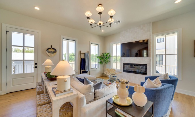 Eufaula House | Charming Carlton Landing Home: Walk to Lake!