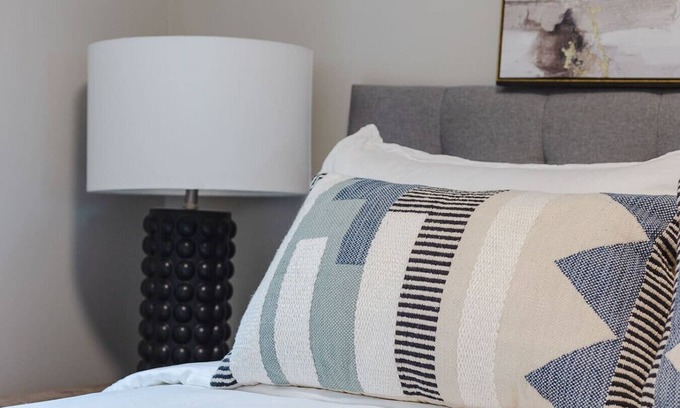 Saanich House | Charming Carriage Home