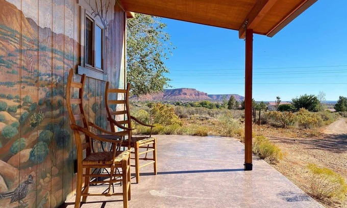 Kanab House | Charming Casita with fenced yard. Pets welcome