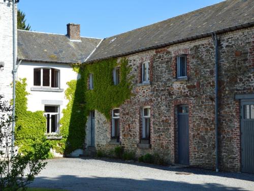 Roumont House | Charming Castle in Roumont