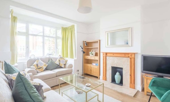 Cambridge House | Charming Central Family Home