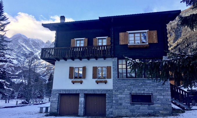 Staffa Ski Chalet | Charming Chalet in the Italian Alps