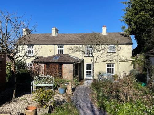 Chepstow House | Charming Chepstow Cottage, 3 Bedrooms