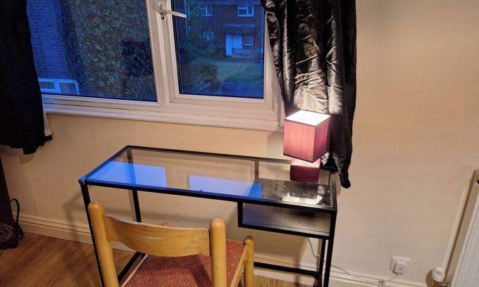 Huntingdon House | Charming Chestnut Cottage in Huntingdon