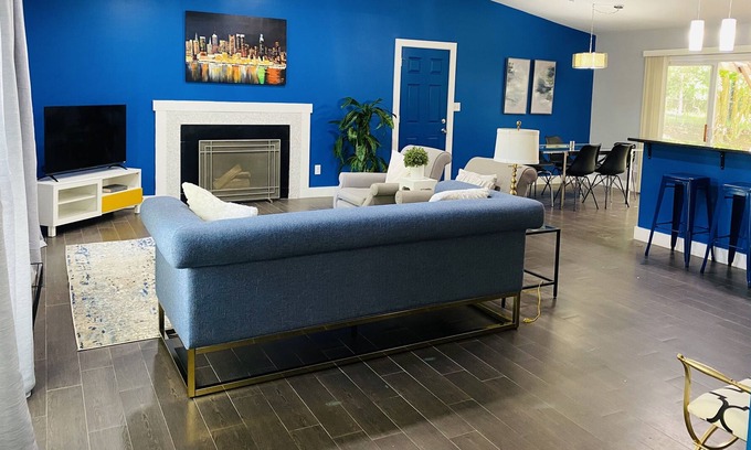 Charlotte House | Charming & chic home 3BD/2BA w/king bed fenced-in and grill