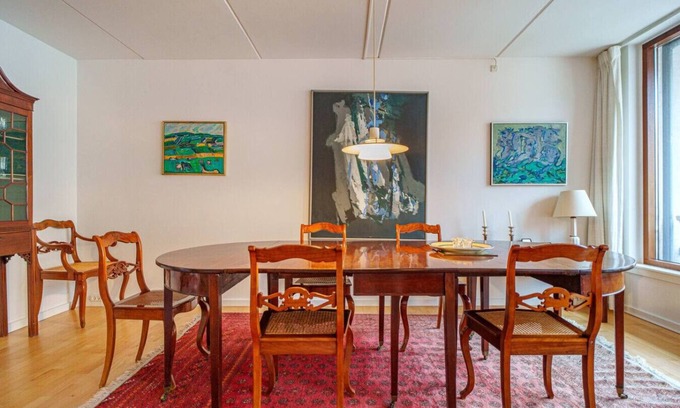 Copenhagen City Centre Apartment | Charming Christianshavn Apartment with Canal Views