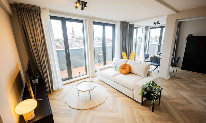 Hilversum Apartment | Charming City Penthouse Studio KS