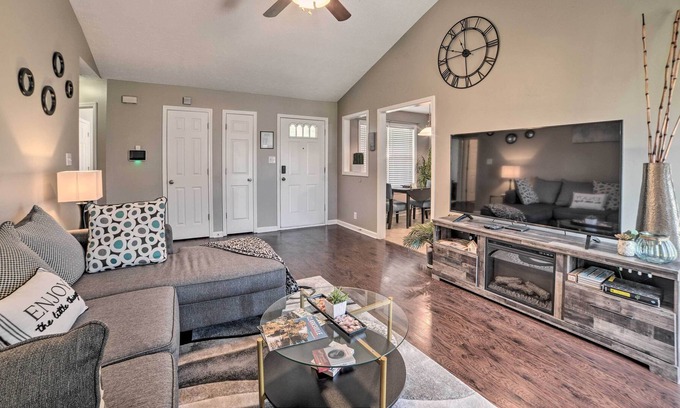 Clarksville House | Charming Clarksville Home w/ Yard & Fire Pit!