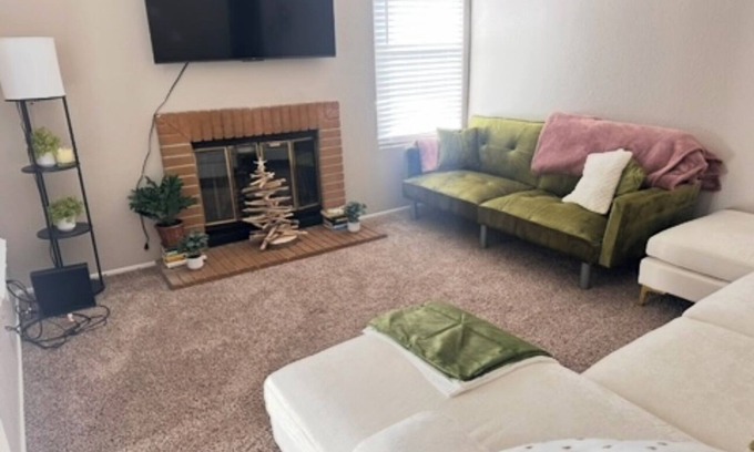 Arden-Arcade Apartment | Charming clean 2-bedroom apartment with WiFi, AC in awesome Sacramento Arden