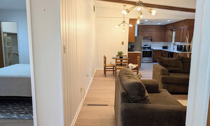 Clovis House | Charming Clovis Retreat: Central Location, Modern Amenities, Cozy Style