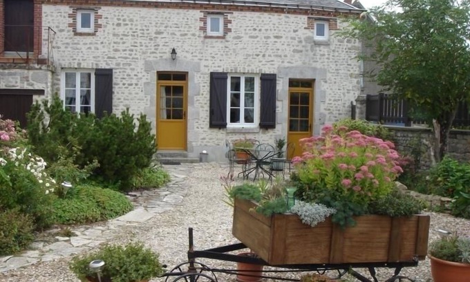 Pithiviers-le-Vieil Cottage | Charming Cottage in Peaceful Hamlet, Near Orléans Forest, Garden & Parking
