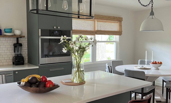 Wakefield-Peacedale House | Charming Coastal Cape walk to town & waterfront