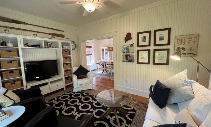 Wells Cottage | Charming Coastal Cottage 5 Minute Drive to Wells Beach