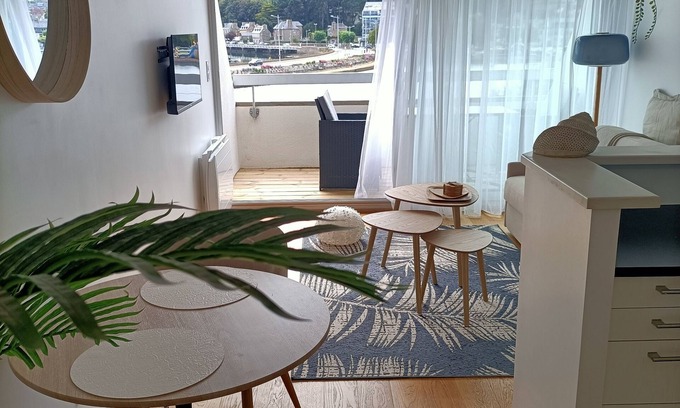 Le Ru Apartment | Charming, cocooning studio with breathtaking harbor view.