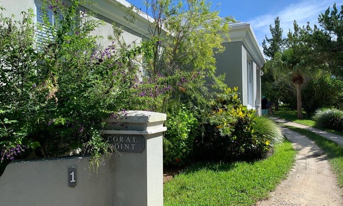 Southampton Cottage | Charming , Comfortable Cottage Near Amenities