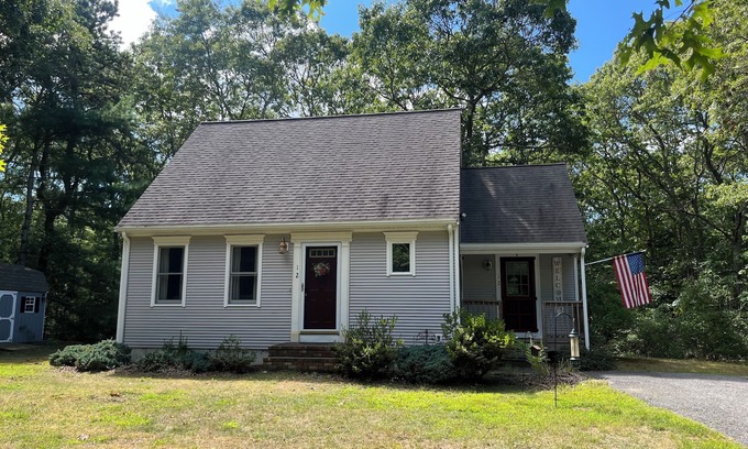 Cataumet House | Charming & comfortable 2-bedroom house in Bourne/North Falmouth