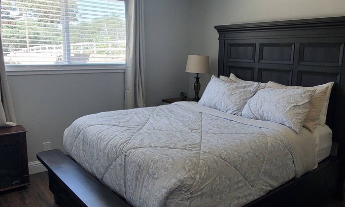 Prunedale House | Charming & Comfortable 2bed/1bath house in the country