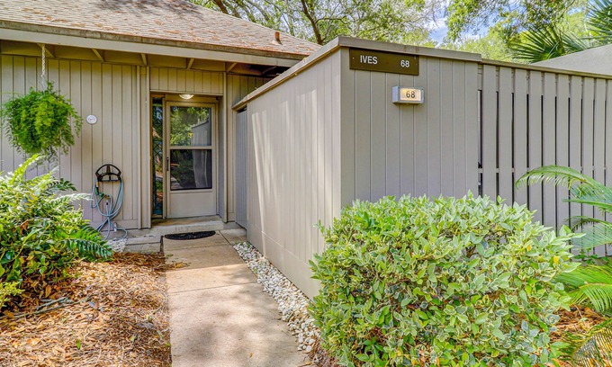 Sea Pines Condo | Charming Condo w/Golf & Lagoon views - On-Site Tennis Court & Putting Green!