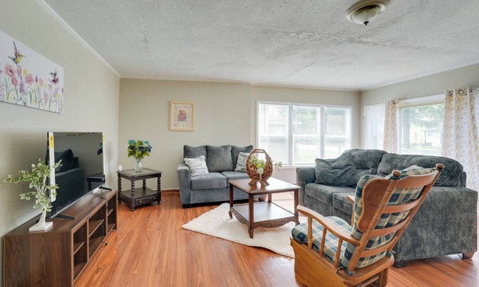 Butler House | Charming & Convenient Home in Butler