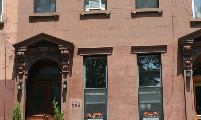 Carroll Gardens House | Charming, Convenient & Spacious 2BR Carroll Gardens Brownstone