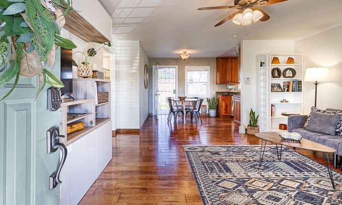 Santa Rosa House | Charming & Conveniently Located to Attractions!