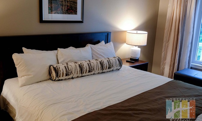 Oro-Medonte Resort | Charming Copeland 1-bed Condo + patio + hot tub