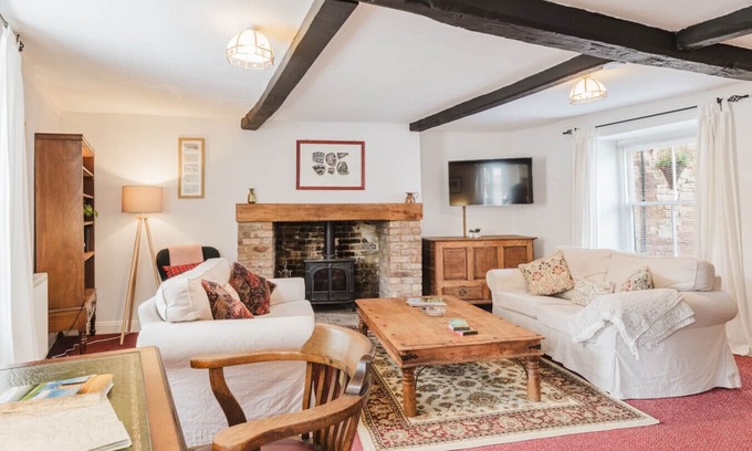 Dursley Cottage | Charming Cotswolds Retreat in the Heart of Dursley