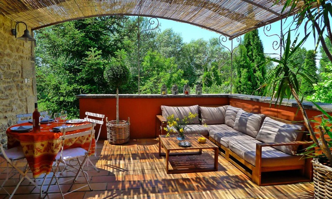 Vers-Pont-du-Gard Cottage | Charming cottage in an 18th century Provençal farm, Laurier