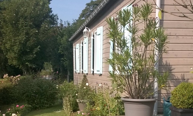 Veulettes-sur-Mer Cottage | Charming cottage 200 meters from the beach, in beautiful wooded property