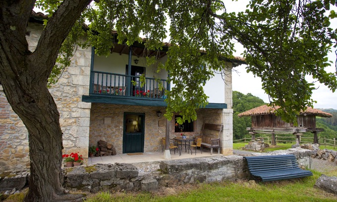 Vallobal Cottage | Charming cottage and wonderful views of Picos de Europa.