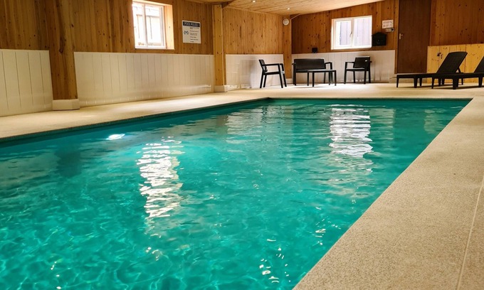 Hope Valley Cottage | Charming Cottage, centre of the Peak District and Indoor heated swimming pool