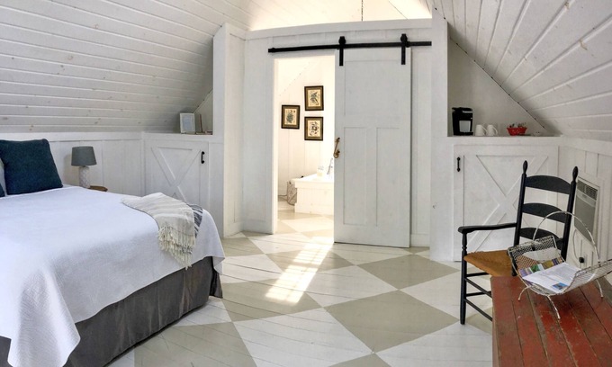 Saugatuck Apartment | Charming Cottage Coach House in Downtown Saugatuck