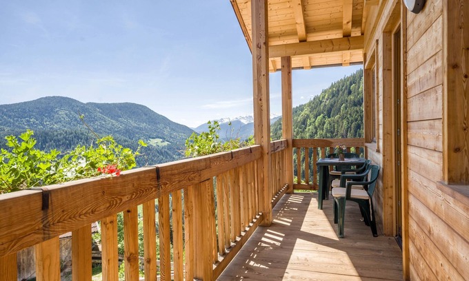 Lauregno House | Charming Cottage Eckgenn with Wi-Fi, Mountain View, Garden & Terrace