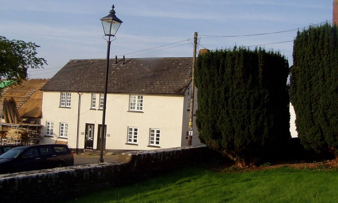 Chittlehampton Cottage | Charming Cottage overlooking the square in Chittlehampton Village