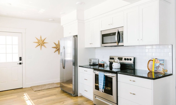 Afton House | Charming cottage home in downtown Afton, walking distance to restaurants.