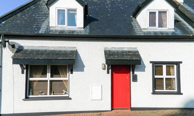 Greencastle Cottage | Charming cottage in a traditional Irish fishing village.