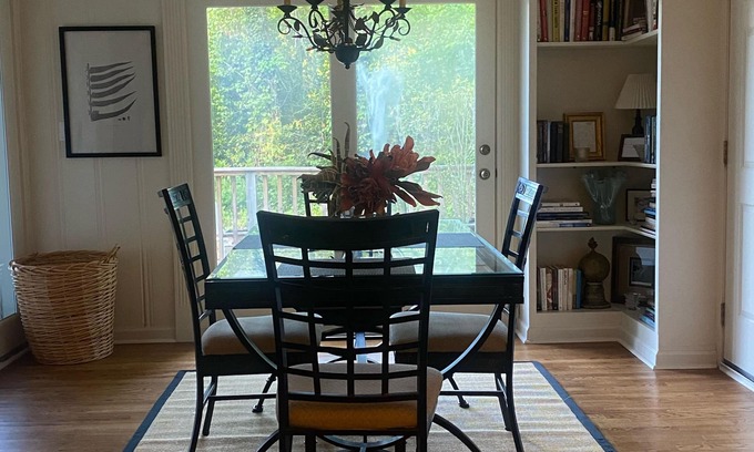 North Brookhaven House | Charming Cottage In Brookhaven
