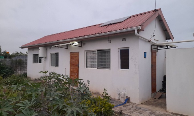 Cathedral Hill Cottage | Charming cottage in Lusaka located 5 minutes from Airport with AC, and Wi-Fi.