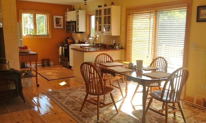 Surry House | Charming Cottage in Maine