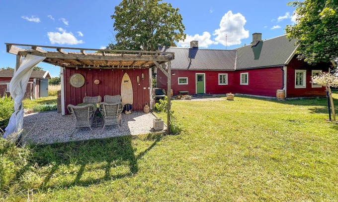 Hablingbo House | Charming cottage in rural tranquility.