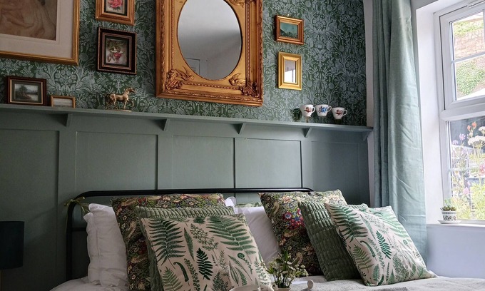 Welwyn Cottage | Charming cottage in the beautiful village of Welwyn. Pet-friendly!