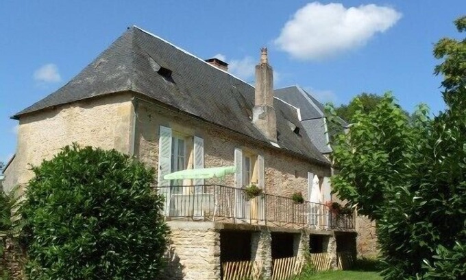 Thonac Cottage | Charming cottage in the heart of the black perigord with swimming pool