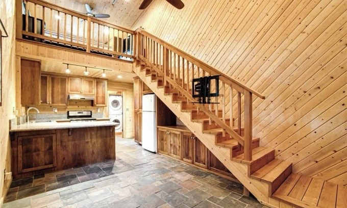Chico Cottage | Charming cottage in welcoming Chico with WiFi, AC