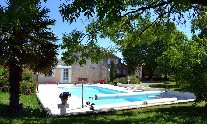 Ardillieres Cottage | Charming cottage near LA ROCHELLE salt pool, 6000m2