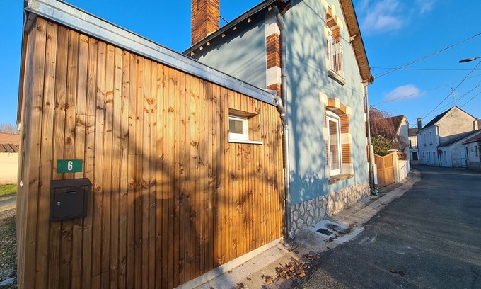 La Vernelle Cottage | Charming Cottage Near Beauval Zoo & Loire Castles - Private Courtyard & Bike Access