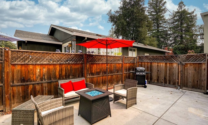 Santa Rosa House | Charming cottage near downtown Santa Rosa Maple 2